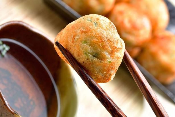 関西の味覚が並ぶ夕食バイキングのなかでも人気の「明石焼き」