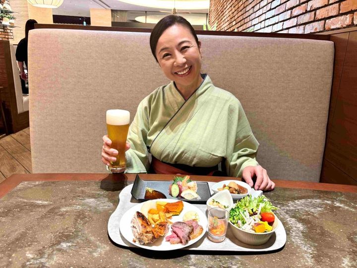 プレミアムフリードリンクつきで、ビールやワイン、ソフトドリンクなどが飲み放題