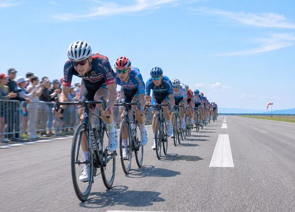 【福井県坂井市】福井空港滑走路がコースの自転車レース開催！観覧無料、公認レースから参加型企画まで