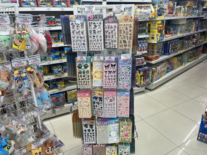 人気キャラクターのシールも充実
