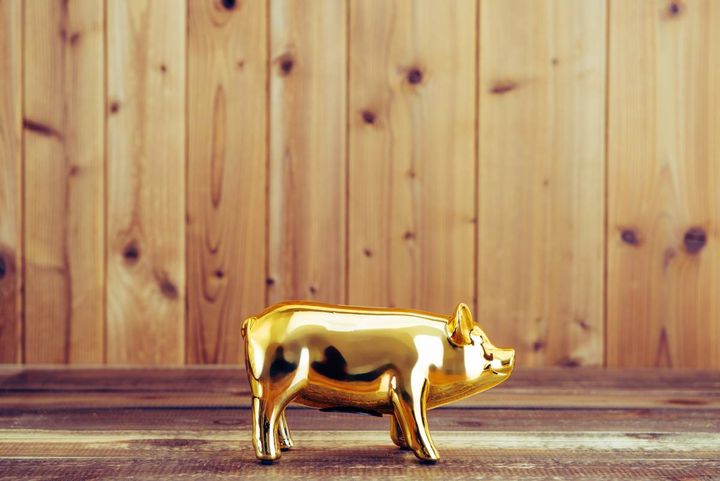 北西 開運 金色の小物
