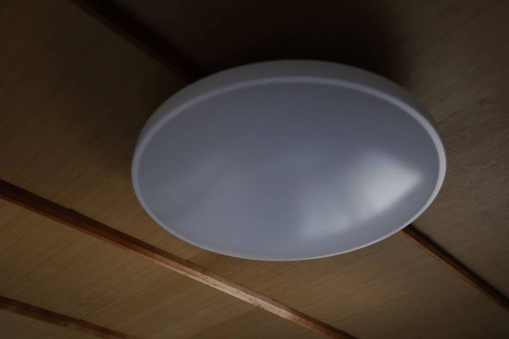 和室に取り付けられたライト