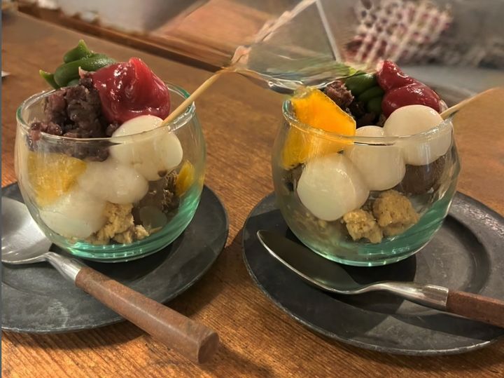 「ほうじ茶の白玉パフェ」／写真提供：カフェ豆茶