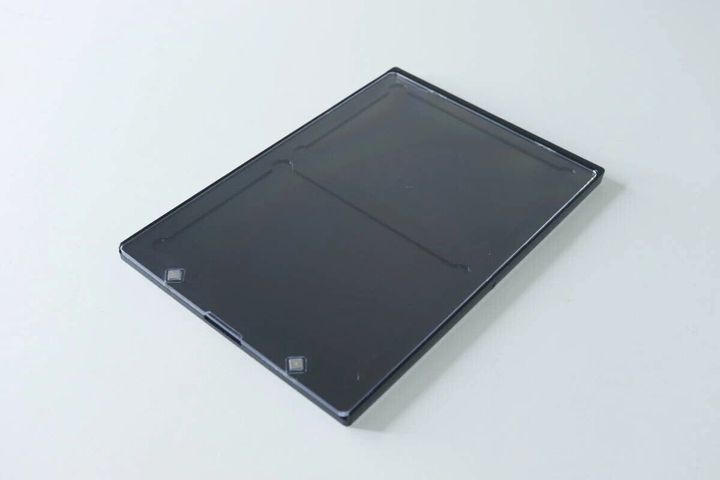 黒い枠の2連マグネットカードローダーが置かれている