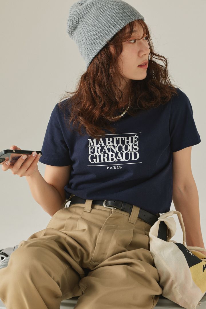 韓国でゲットしたロゴＴがお気に入り！チノパンにインして大人ボーイッシュに着よう【FUDGE FRIEND おしゃれさんの毎日コーディネート vol.729｜UMI】