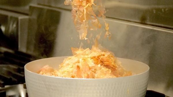【東京都渋谷区】「しゃぶしゃぶ龍樹」が羅臼昆布や豚骨、魚介の旨味で味わうつけ麺2種を提供開始