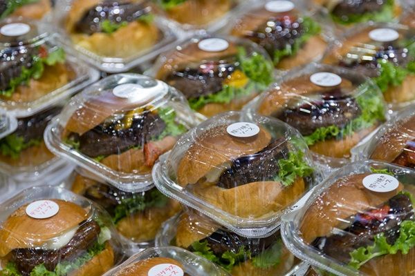 【静岡県静岡市】ツインメッセ静岡で「しずてつストア直売会」開催！いつもと一味違う買い物体験を