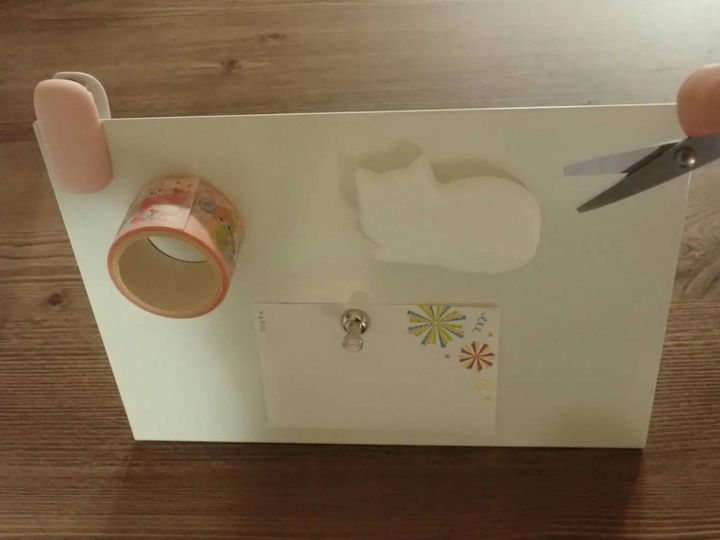 DAISO(ダイソー)：ミニハサミ(ふせネコ、マグネット付)