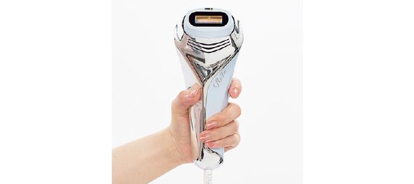 持ち手が細くカーブのついた形状