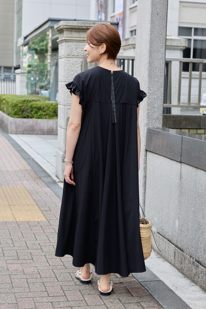 クラウドチームVERY高橋香穂の[THREE SQUARE]フリルスリーブワンピースコーデ