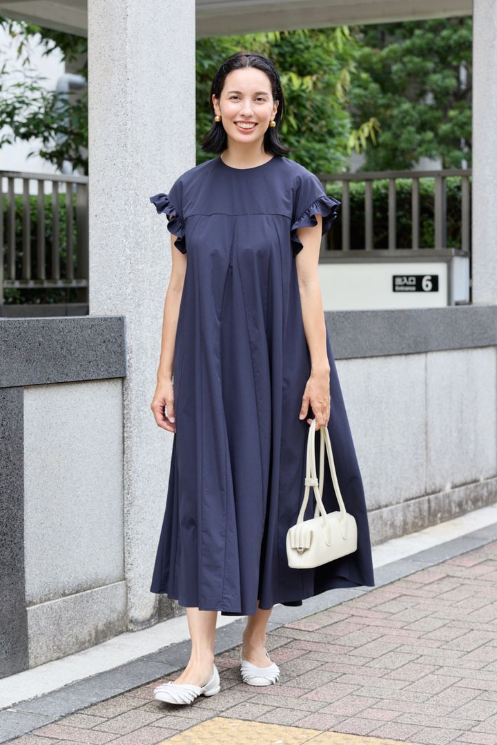 クラウドチームVERY太田史帆子の[THREE SQUARE]フリルスリーブワンピースコーデ