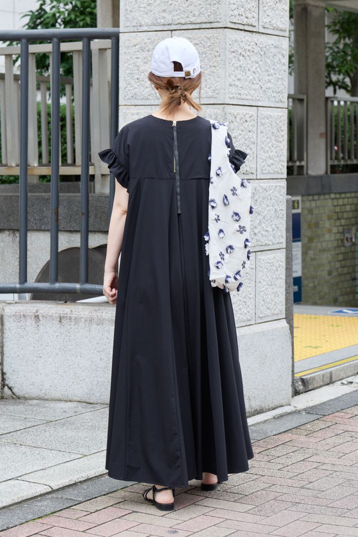 クラウドチームVERY藤原沙由里の[THREE SQUARE]フリルスリーブワンピースコーデ