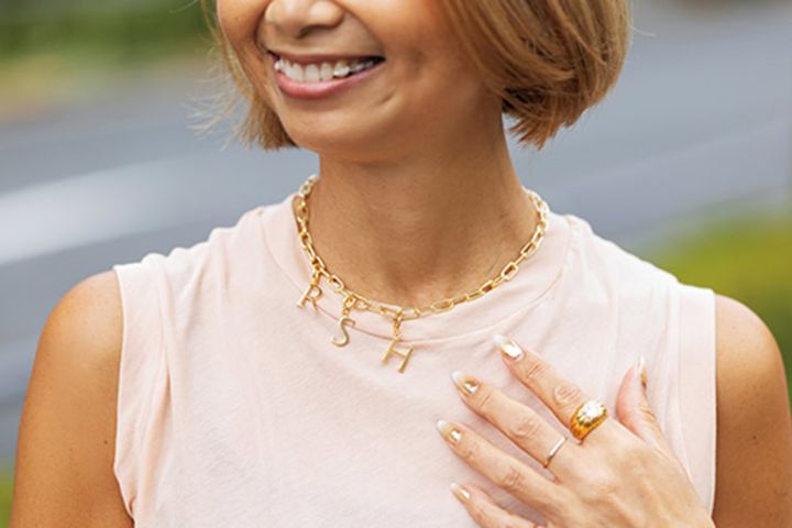 シアー素材のトップスを愛用中