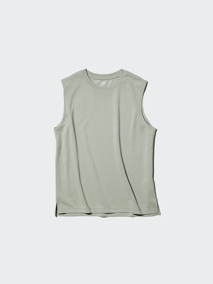 ライトグリーンのエアリズムコットンノースリーブTシャツを平置きした様子
