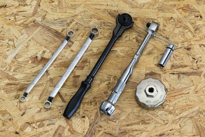 バイクのオイル交換を失敗しないために！ 正しい手順と3つの注意点を元HRCエンジニアが解説