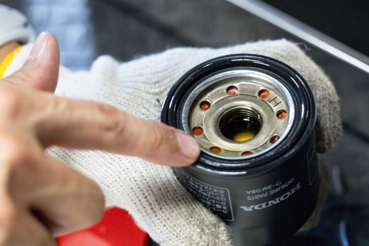バイクのオイル交換を失敗しないために！ 正しい手順と3つの注意点を元HRCエンジニアが解説