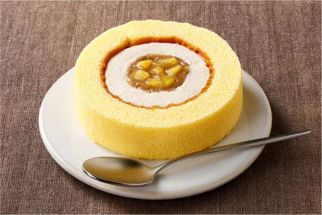 「プレミアムロールケーキ 熊本県産和栗」の断面