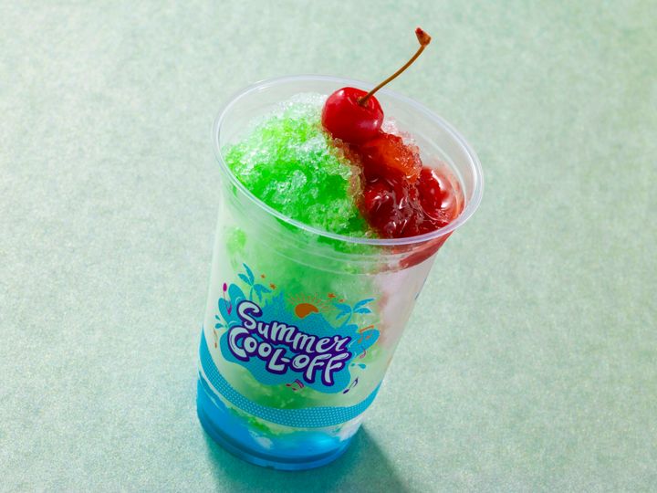 シェイブアイス（メロンシロップ、ストロベリー、ホイップ）