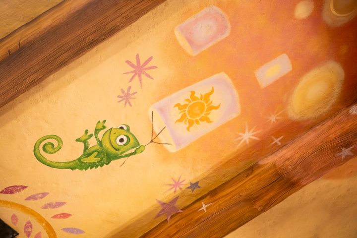 「パスカル」が描かれた壁