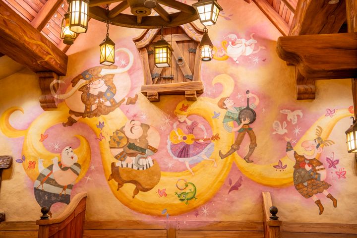 「ラプンツェル」たちが描かれた壁画