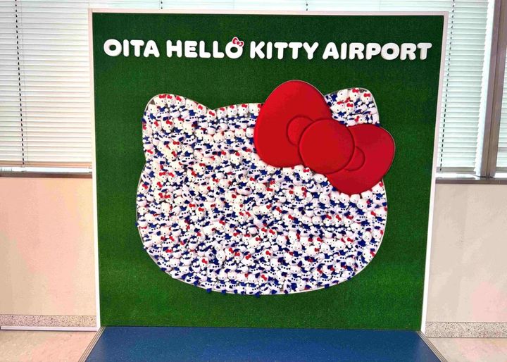 ここでしか買えない、大分空港限定グッズもチェック！