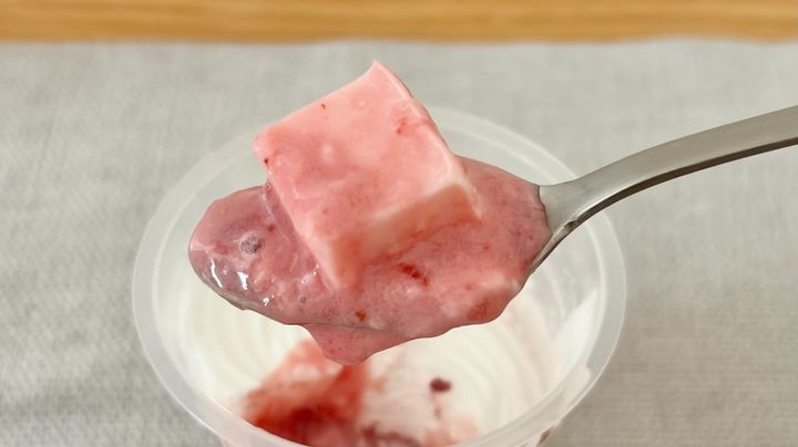「秒で消える」「リピートあり」【ローソン】いちご×杏仁の新作スイーツ