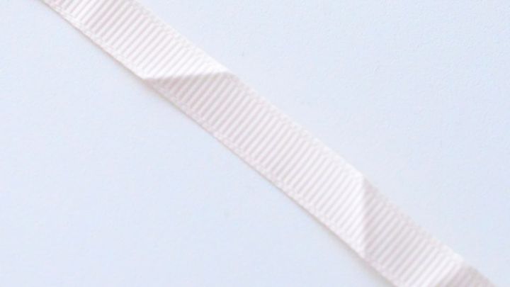 【100均】帽子クリップ6選｜帽子が飛ばない！おしゃれなものや子供用も紹介