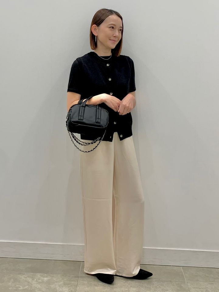 【GU】落ち感がフェミニンで上品なサテンイージーパンツ
