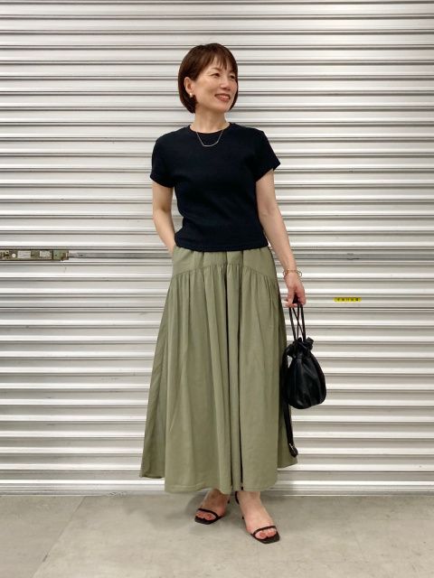 【ユニクロ】ナイロン素材で丈夫なきれいめフレアスカート
