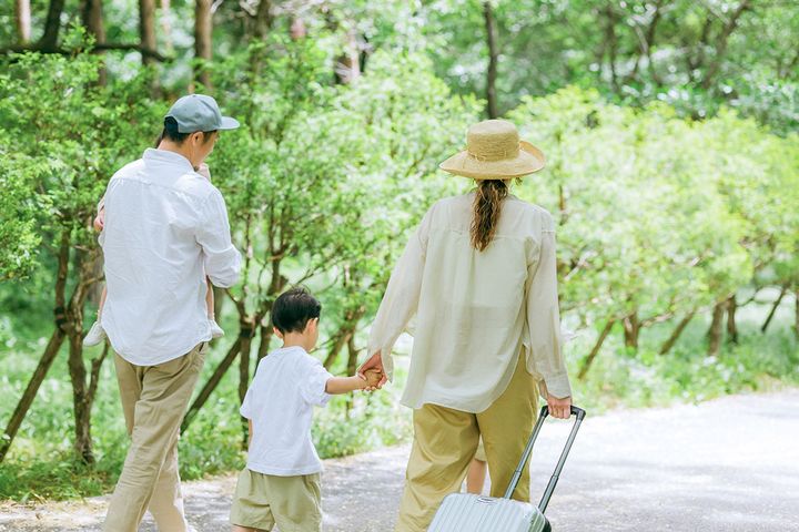 お盆の帰省や親族の集まりでストレスを感じる人は多い