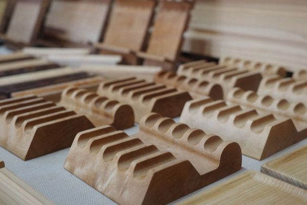 【愛知県豊橋市】木製文房具ブランド「木軸ペン工房KIKI」が本格ログハウスの店舗に改装オープン