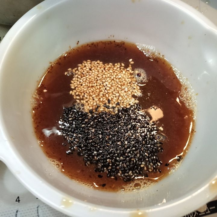 稲荷寿司の油揚げの煮汁で稲荷寿司の具材を煮て、更にきんぴらごぼうを作る！稲荷寿司ときんぴらごぼう！