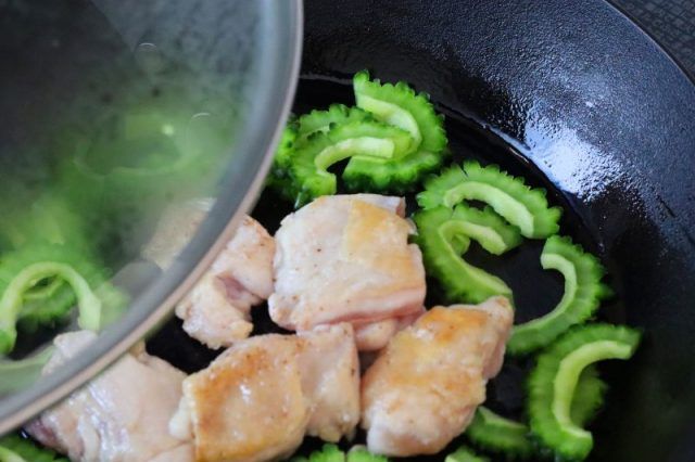 鶏肉とゴーヤ