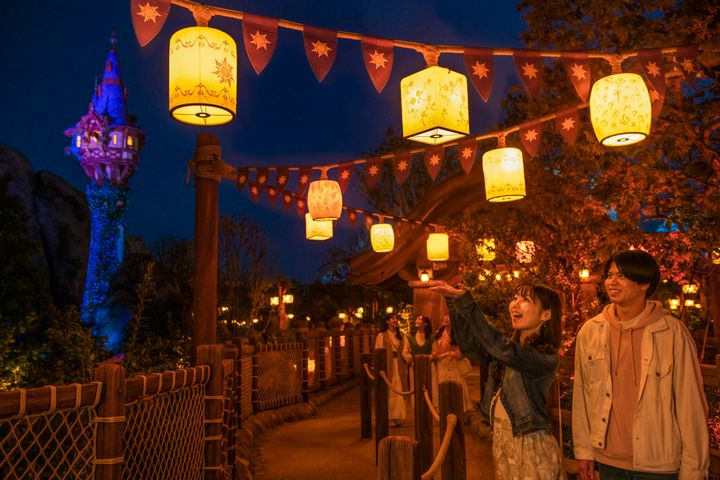夜の入口とラプンツェルの塔