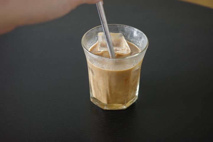 1袋にお湯70〜100mlを注ぐだけ。アイスならお湯30mlに氷5個でOK