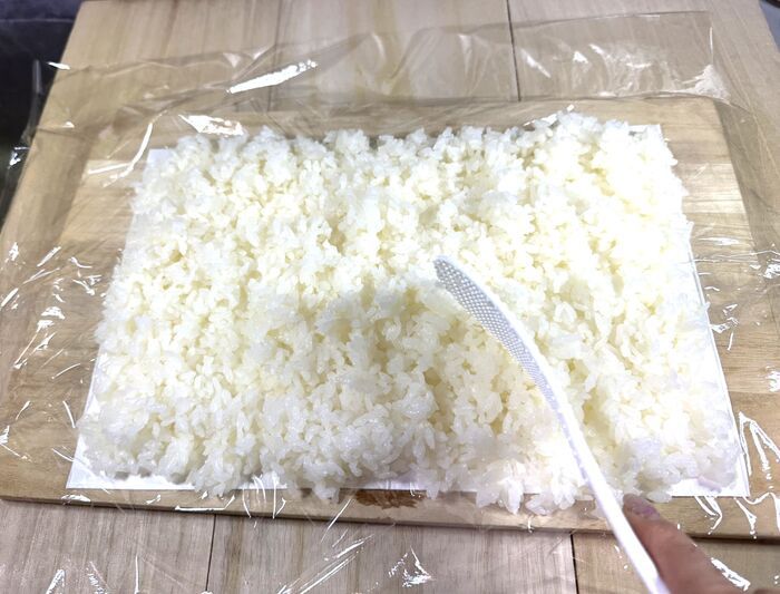 まさかの5分以内！【おにぎりが大量生産できる裏技♡】夏休みのお出かけやふだんのお弁当にもお役立ち！