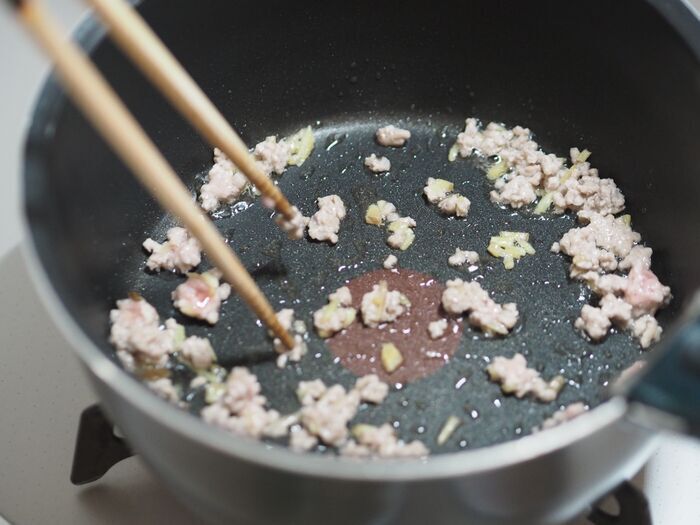 【新感覚】パスタは和えて混ぜるより「つける」のが大正解！？濃厚ソースが絡む絶品つけパスタ2選