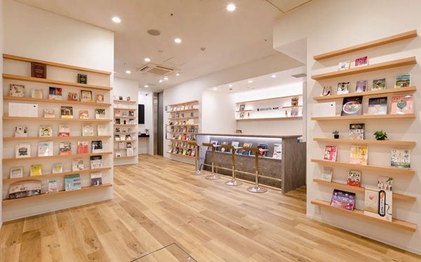 【東京都千代田区・京都府京都市】BOOK HOTELが「シルバニアファミリー」とコラボ！ジオラマ展開やコラボルームも