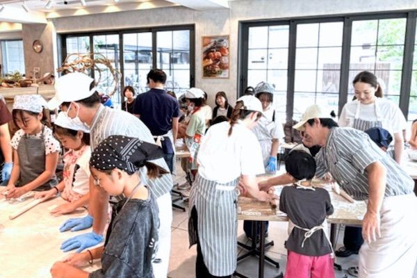【兵庫県尼崎市】ベーカリーカフェ「TERRAS」で小学生以上を対象にしたこどもパン教室を実施