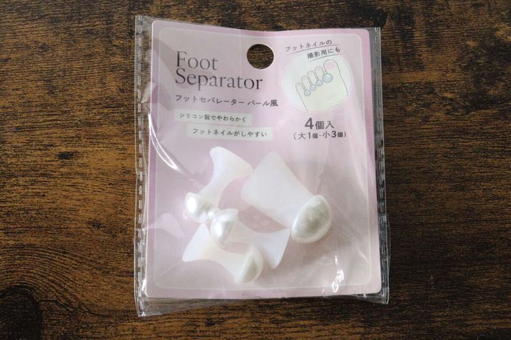 セリアのフットセパレーターパール風のパッケージ