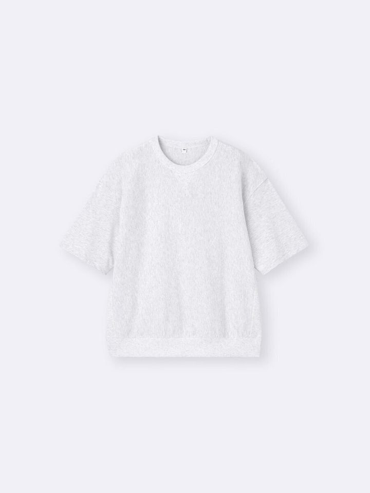 白のスウェT（5分袖）の平置き