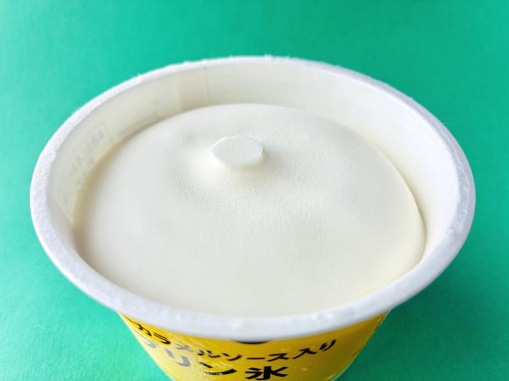 「激ウマ！」「カラメルが苦くていい感じ！」【セブン】ビターカラメルソースの主張が凄い「プリン氷」
