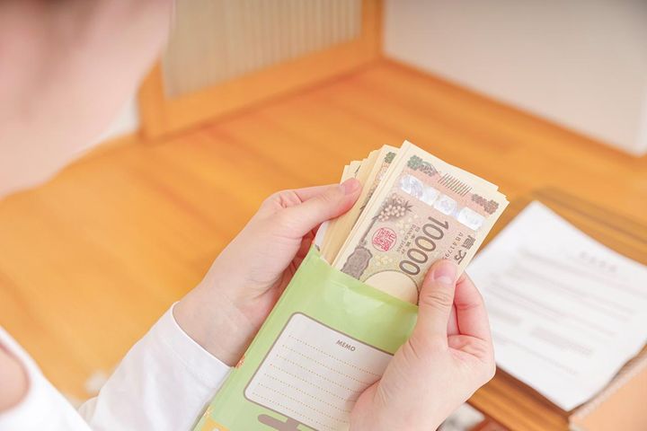 月10万円超の仕送りで貯蓄ゼロに…62歳母の家計簿相談「援助に期限」を決めて老後を守る方法