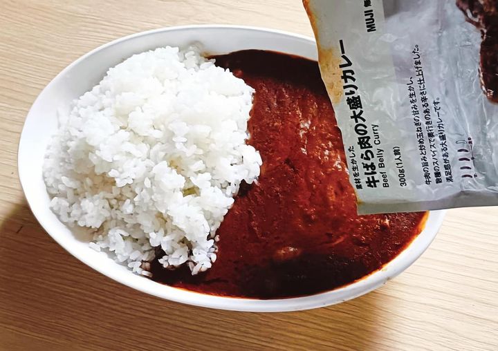 無印良品「素材を生かした 牛ばら肉の大盛りカレー」
