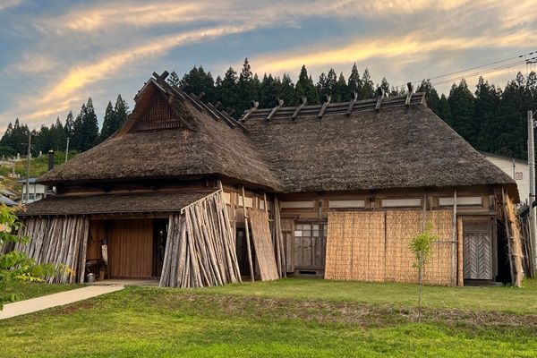 秋田県羽後町の特産品・はさがけ米100％使用のお菓子発売！伝統の味をサクサク食感で