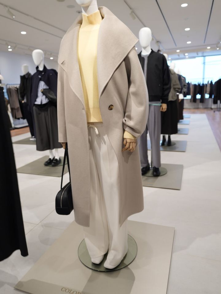 ウールリバー2WAYネックロングコート ¥27,000（ベージュ、グレー、ブラック、ブラウンの４色展開）※10月中旬展開予定