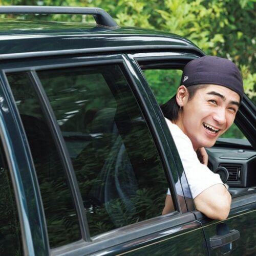 【オーディオは壊れたまま】俳優・モデルの平井佑人と愛車「ボルボ940」の特別な関係。風の音とエンジン音を楽しむドライブライフ