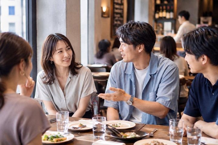 「友達に紹介したい」男性が“自分の人間関係”へ招き入れようとするのは本命サイン