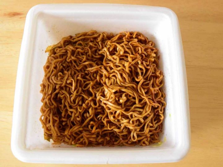 ソースの香ばしい香りがふわっと広がります