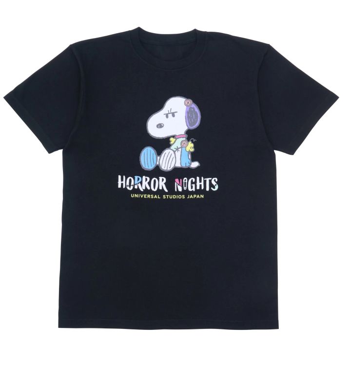 継ぎはぎ姿のスヌーピーとウッドストックが描かれた黒Tシャツ